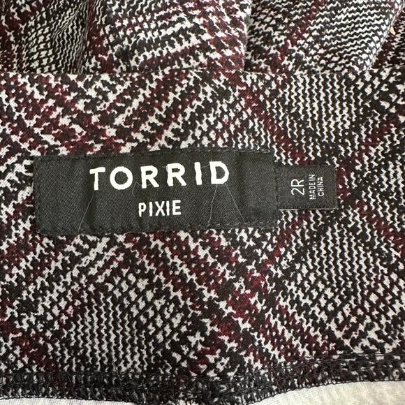 Women's EUC TORRID Pixie Ankle Pants Pull On Black Gray Plaid Career Casual 2X - Picture 5 of 7